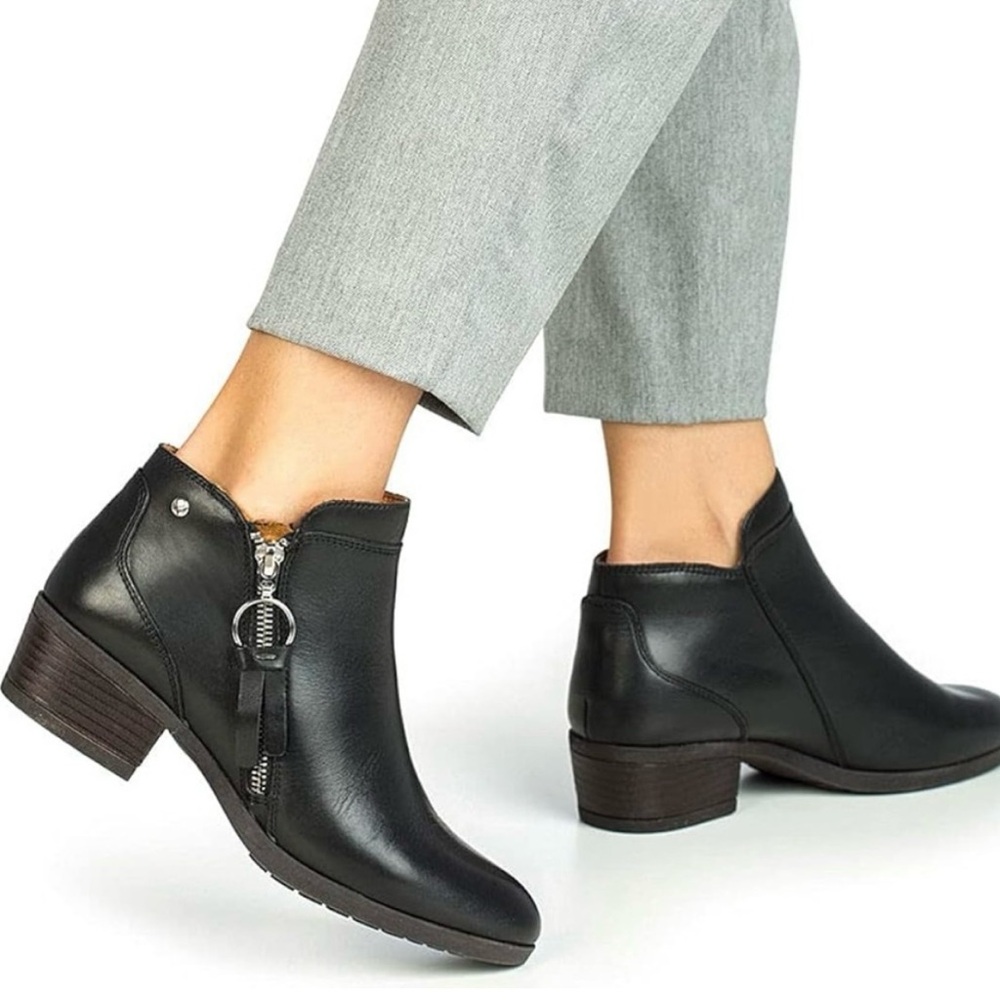Pikolinos leather ankle black boots women’s Size 37/ 6.5US